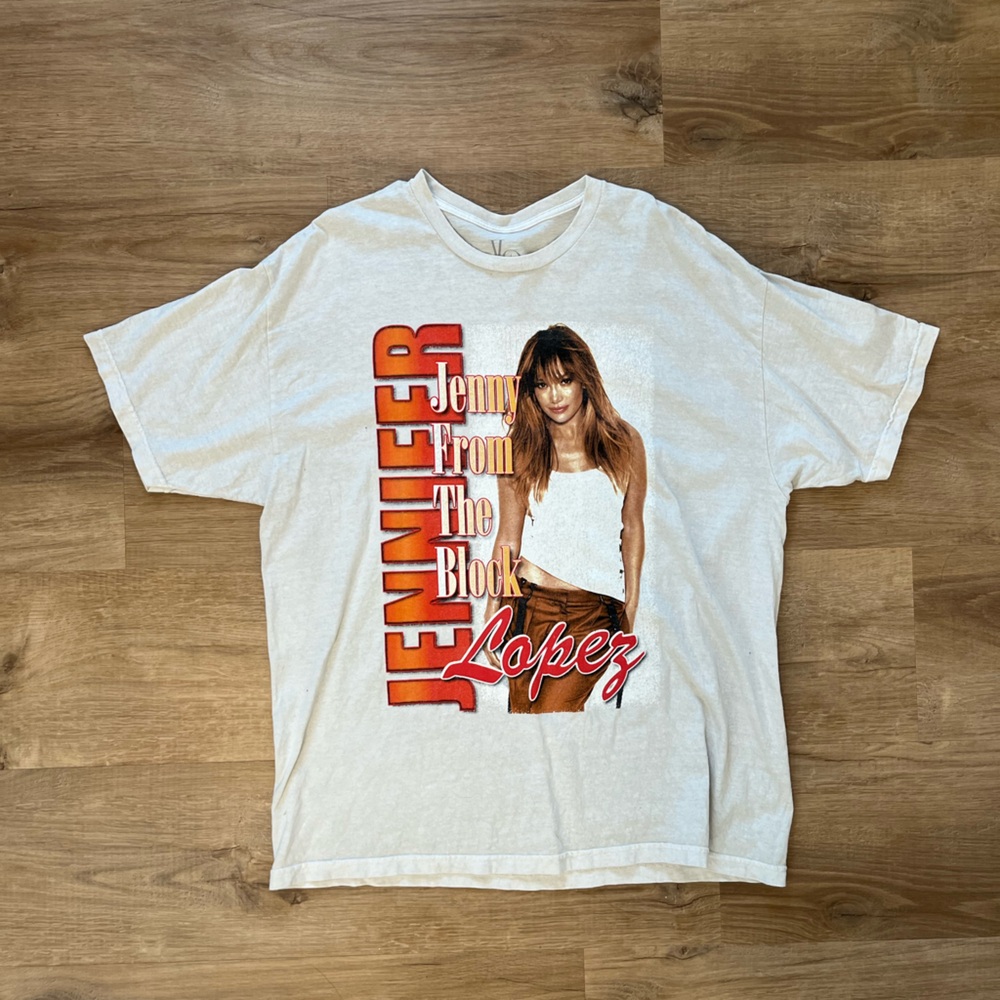 Jennifer Lopez oversized graphic T shirt